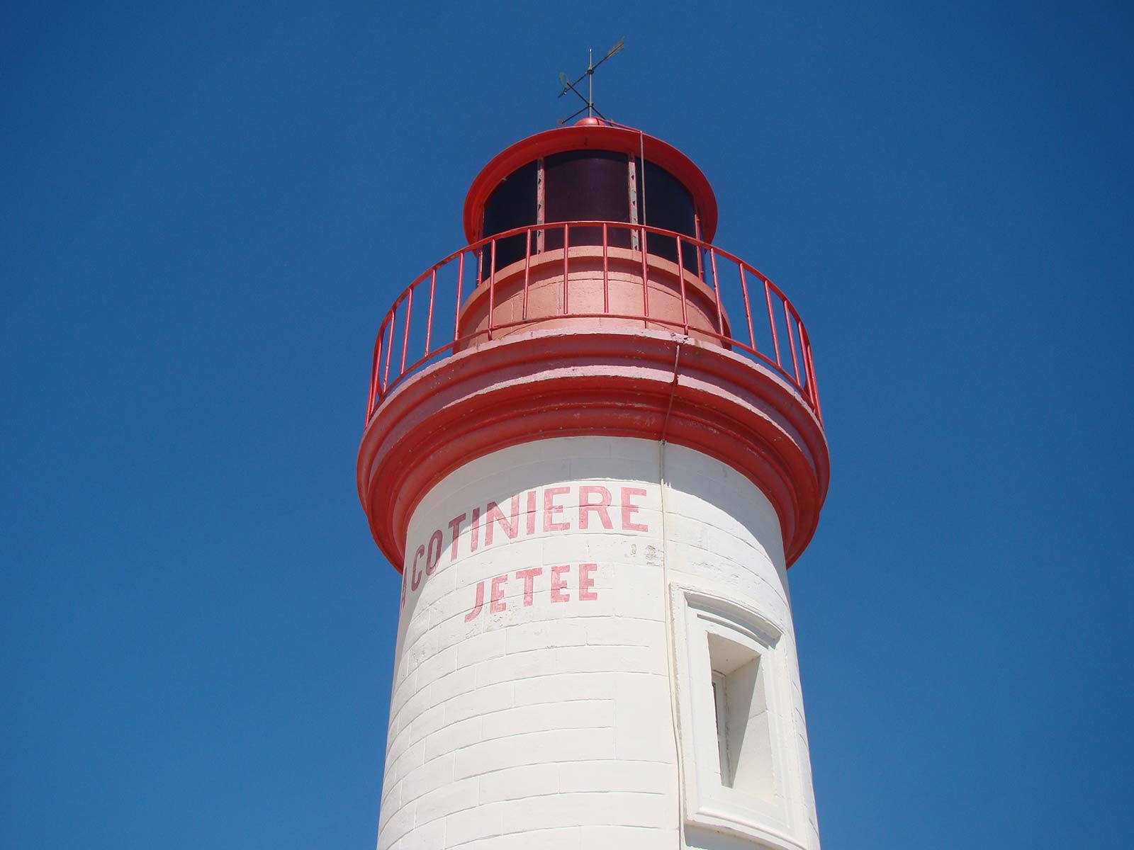 La Cotinière port lighthouse