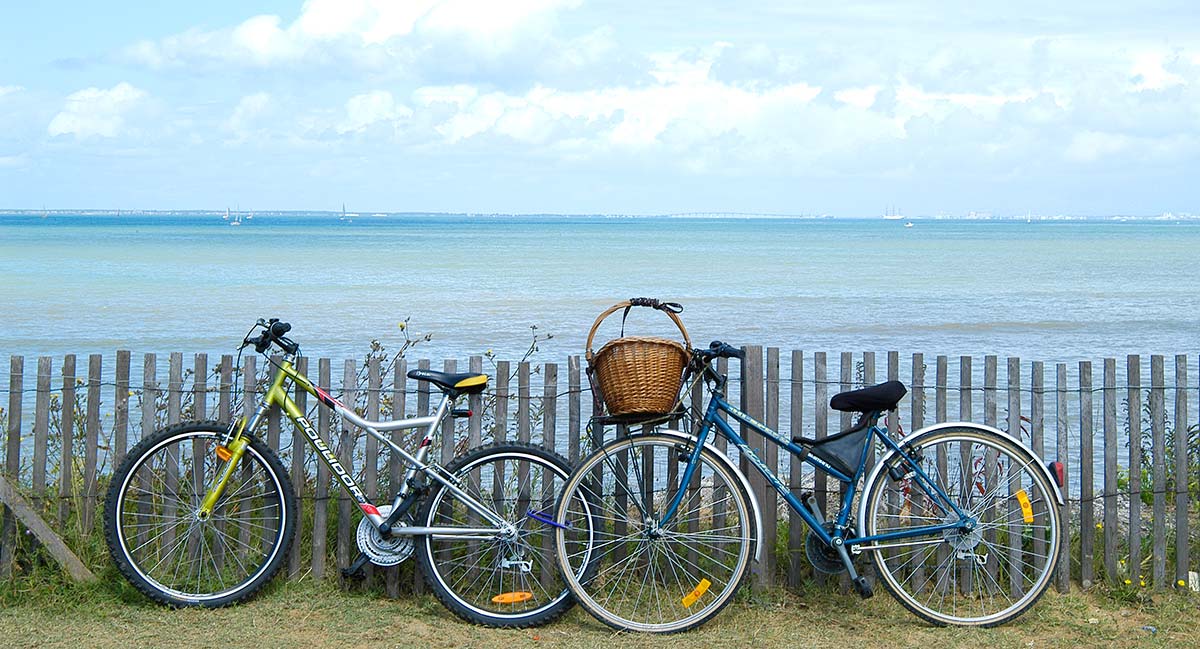 Bicycles in front of a beach on the island of Oléron