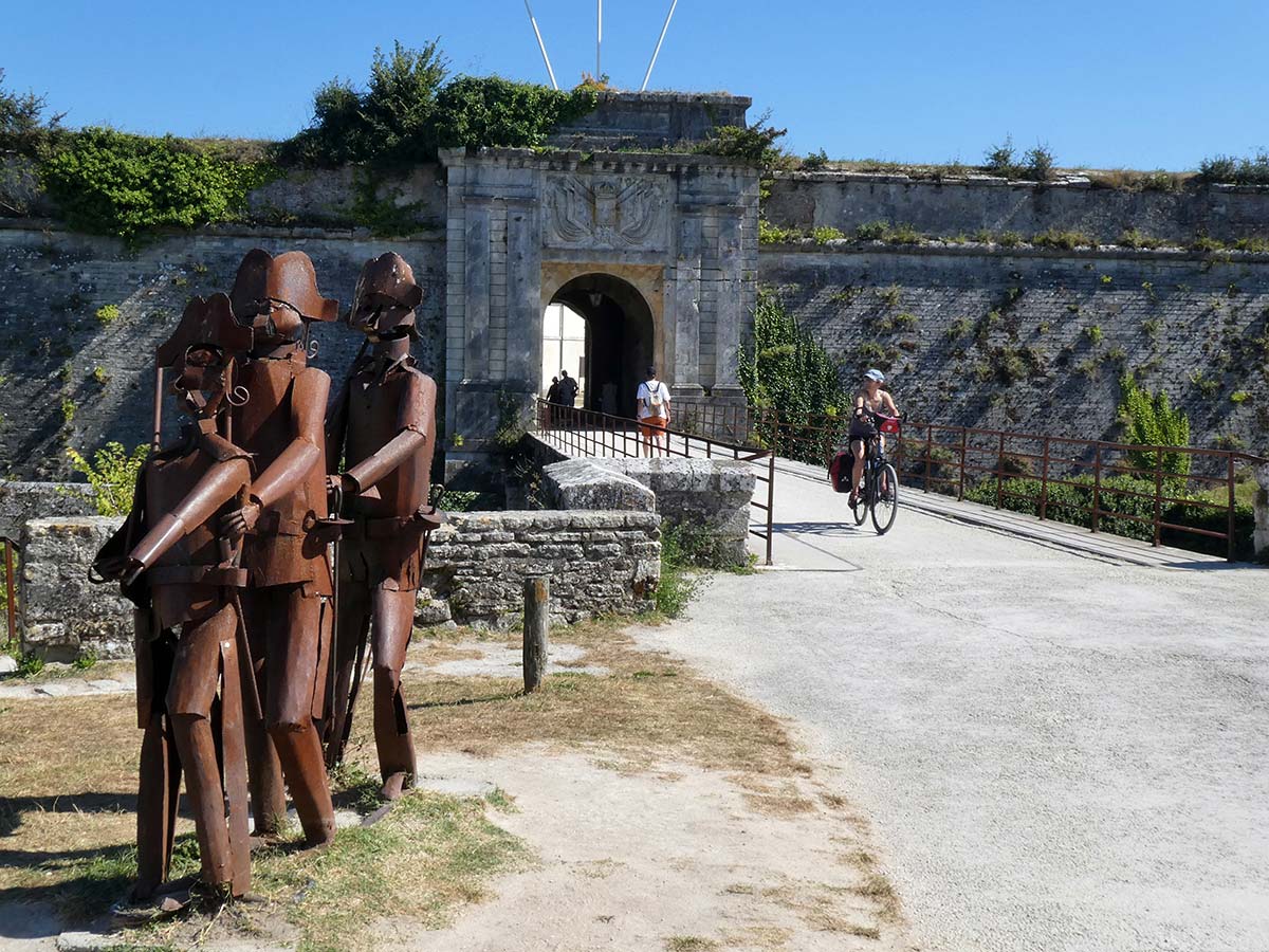 Bike ride to the citadel of Chateau d’Oleron