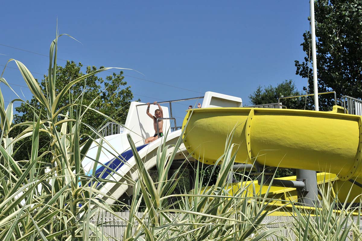 Water slides in the aquatic area of the campsite in Oléron
