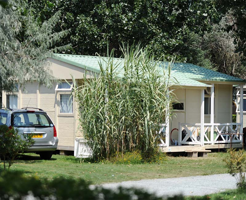 Mobile home with terrace for rent at the campsite in Oléron