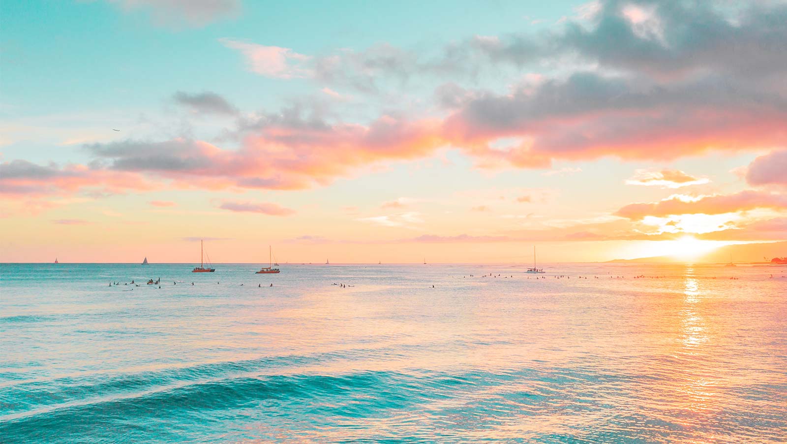 Coucher de soleil sur une plage proche du camping à Oléron