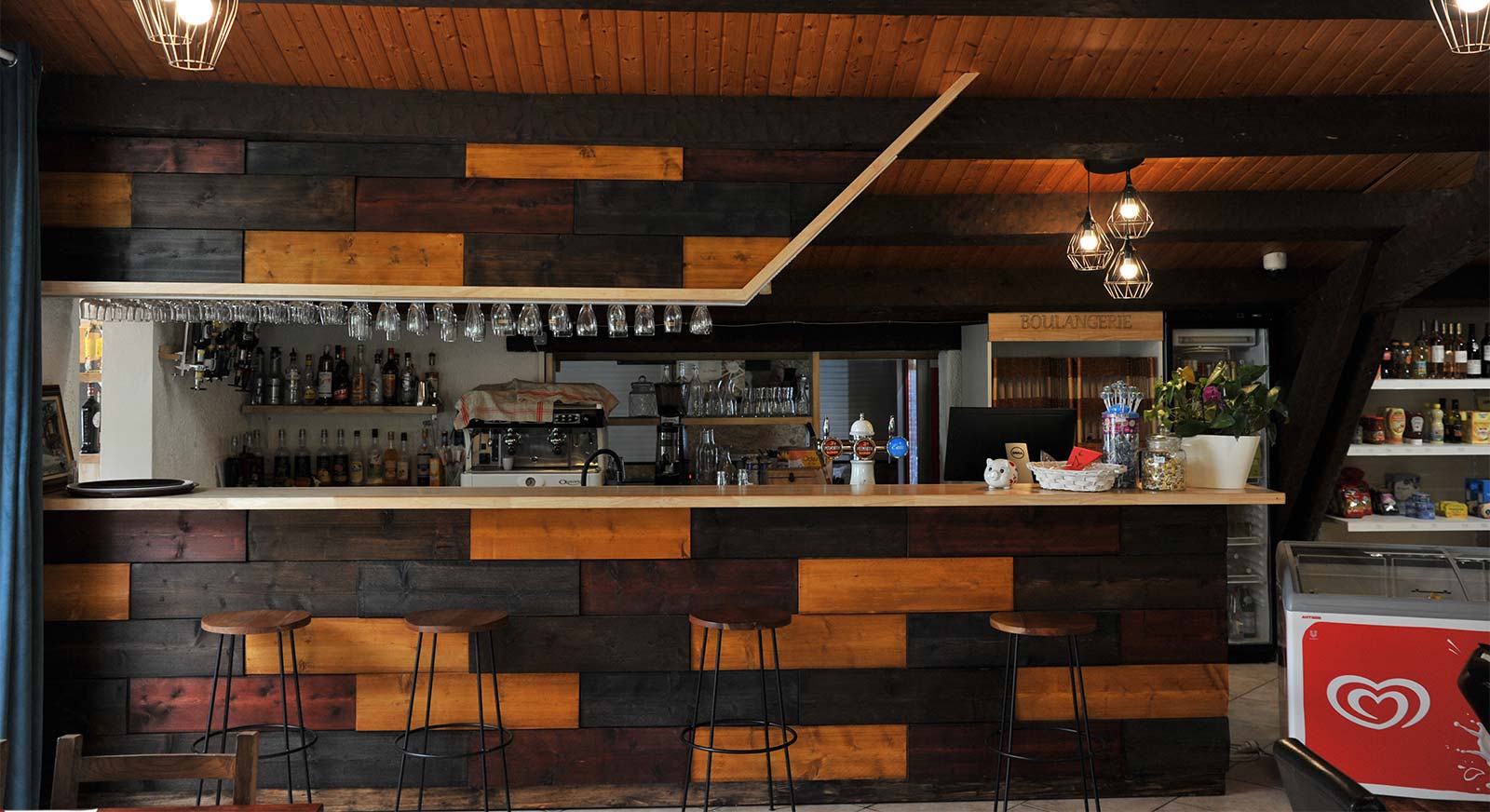 Interior of the bar restaurant at the campsite in Oléron