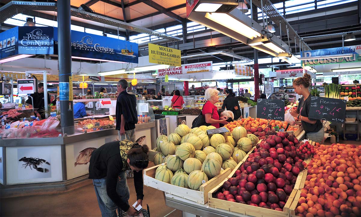 Fruits au marché couvert à Oléron