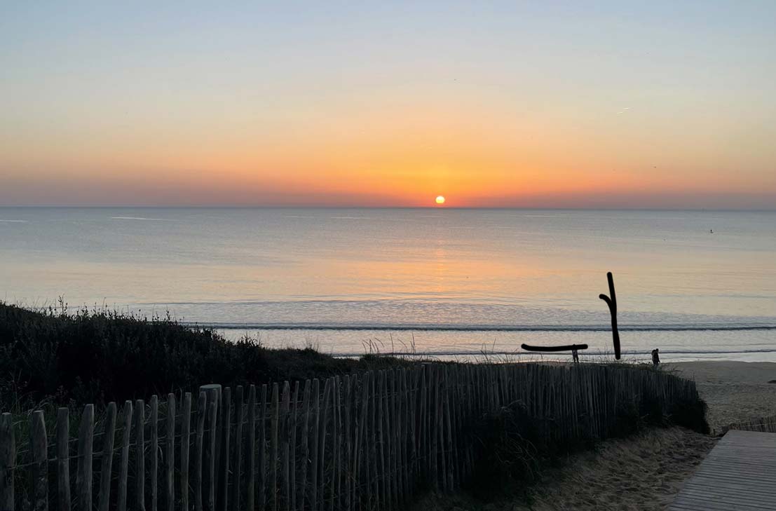 Dune de sable sur la plage de Saint-Trojan à Oléron