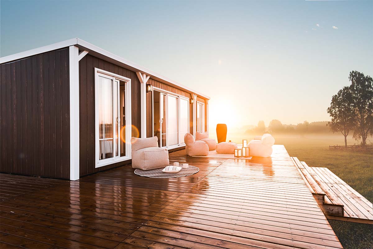 Terrasse ensoleillée d'un mobil-home à vendre à Oléron